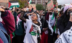 Paris'te lise öğrencileri, İsrail'in Gazze'deki saldırılarını protesto etti
