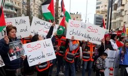 Batı Şeria'da Gazze'ye destek gösterisi düzenlendi