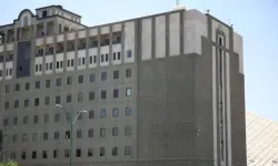 İran'da Meclis binası önünde silahlı saldırı