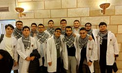 Cerrahpaşa Tıp Fakültesi öğrencilerinden Filistin kefiyesi ile "dayanışma" mesajı