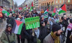 İsrail'in Gazze'ye yönelik saldırıları İsveç'te protesto edildi