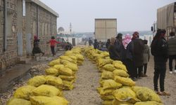 İHH, Suriye'de iç savaş mağduru ailelere kömür dağıttı