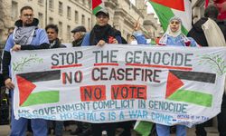 İsrail'in Filistin'de hastaneleri bombalaması Londra'da protesto edildi