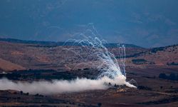 İsrail ordusu, Lübnan sınırındaki beldeleri "fosfor bombası" ile vurdu