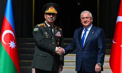 Azerbaycan Savunma Bakanı Hasanov, Bakan Güler'e şehit askerlerimiz için başsağlığı diledi
