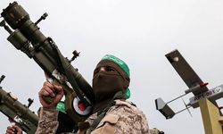Kassam Tugayları, Gazze'de İsrail askerleri ile araçlarını hedef aldı