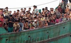 Arakanlı Müslüman mültecileri taşıyan 5 tekne Endonezya'ya vardı