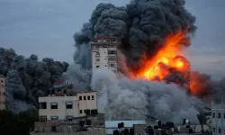 İsrail, Gazze'deki hükümetin Medya Ofisini bombaladı!