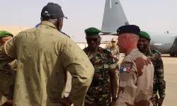 Fransa Nijer'deki Büyükelçiliğini kapattı, tüm askerlerini çekti
