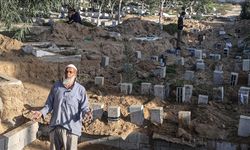 İsrail ordusu, Gazze'nin kuzeyindeki mezarlığı tahrip etti