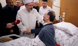 Diyanet İşleri Başkanı, bıçaklı saldırıda yaralanan Fatih Camisi imamı Galip Usta'yı ziyaret etti