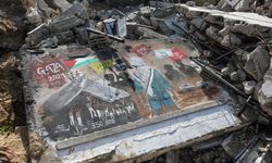 "İsrail saldırılarının ağır bilançosunu" resme işledi