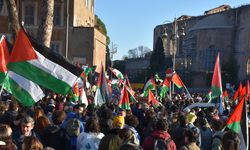 İtalya'da "Filistinlilere yönelik soykırım dursun" gösterisi yapıldı