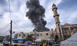 İsrail, Gazze'de bin camiyi tahrip etti, 100'den fazla din adamını öldürdü