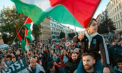 Berlin’de Filistin ile dayanışma gösterisi yapıldı