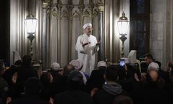 Diyanet İşleri Başkanı Erbaş, Eyüp Sultan Camisi'nde şehitlerimiz için dua etti