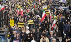 Tahran’da Kirman’daki terör saldırıları protesto edildi