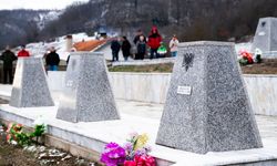 Kosova, "Reçak Katliamı"nın kurbanlarını anıyor