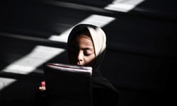 Gazzeli kız çocukları Kur'an-ı Kerim ve hafızlık eğitimini sürdürüyor
