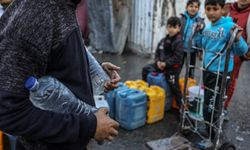 İsrail saldırılarının devam ettiği Gazze Şeridi'nde su sıkıntısı yaşanıyor