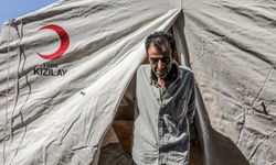 Gazze'nin Refah kentine sığınan Filistinlilere çadır yardımı