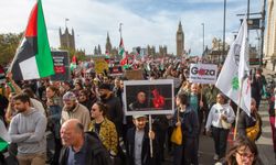 İsrail'in Refah'a yönelik saldırıları Londra'da protesto edildi