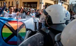Yunanistan'dan sapkınlığa yeşil ışık: Eşcinsel evlilik yasallaştı!
