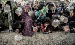 İsrail Gazze'de açlığı "soykırım silahı" olarak kullanıyor