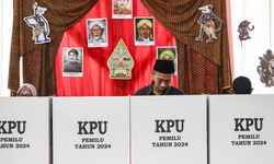 Endonezya'da halk, yeni devlet başkanını seçmek için oy kullandı