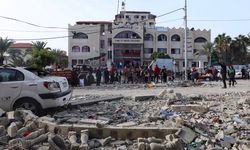 Filistin Kızılayı, İsrail'in el-Emel Hastanesi çevresini bombaladığını duyurdu