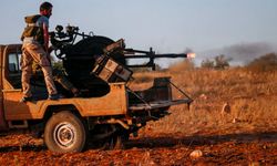 Suriye'nin güneyindeki Dera ilinde Esed rejimi ile yerel muhalif gruplar çatıştı