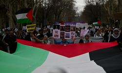 İspanya'da yüz binler, İsrail'e silah ticaretinin durdurulması için protesto etti