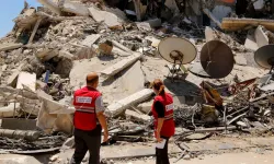 İsrail vahşeti son bulmuyor: Enkazda parçalanmış çocuk cesetleri bulundu!