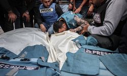İsrail'in Gazze'de katlettiği gazetecilerin sayısı 130'a çıktı
