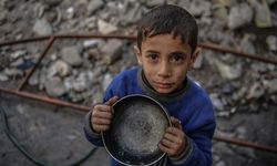 İnsanlığımızdan utanıyoruz: Bugün Gazze'de 3 çocuk açlıktan öldü!