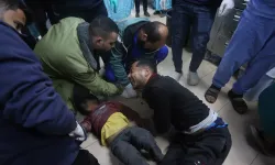 Filistin Kızılayı: Gazze ve kuzey kentlerinden 60 yaralı ve hasta tahliye edildi