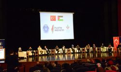Bursa'da "Bitmeyen Ödevimiz Gazze" paneli düzenlendi
