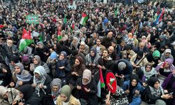 İsrail'in Gazze'ye saldırıları İstanbul'da binlerce kişi tarafından protesto edildi
