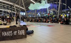 Hollanda'da Filistin'e destek için oturma eylemi yapıldı