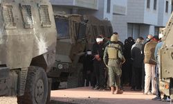 İşgalci İsrail güçleri, Batı Şeria'da biri çocuk 15 Filistinliyi gözaltına aldı
