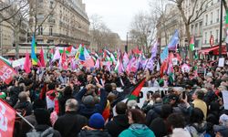 Paris'te Filistin destekçileri, Gazze'deki "soykırıma" karşı sokağa indi