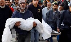 İsrail, ramazanın ilk gününde Gazze'ye saldırıp onlarca sivili öldürdü