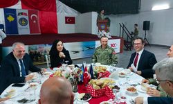 Kosova Cumhurbaşkanı Osmani, KFOR'daki Türk askerlerin iftarına katıldı