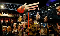 Tel Aviv'de binlerce protestocu, Netanyahu'ya istifa ve erken seçim çağrısında bulundu