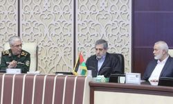 Hamas lideri Heniyye, İran Genelkurmay Başkanı ile bir araya geldi