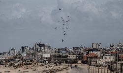 ABD, Gazze'nin kuzeyine 80 paket insani yardımı havadan indirdi