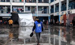 İngiltere'ye UNRWA'ya fonları durdurduğu gerekçesiyle dava