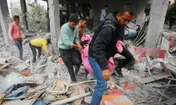 İsrail savaş uçakları Gazze'de bir evi bombaladı: 27 Filistinli şehit!