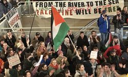 Hollanda'da Temsilciler Meclisi'nde Filistin'e destek gösterisi