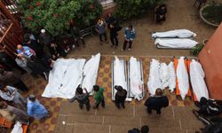 Filistin Sivil Savunma Kurumu: Han Yunus’ta 15 Filistinlinin cesedine ulaştık